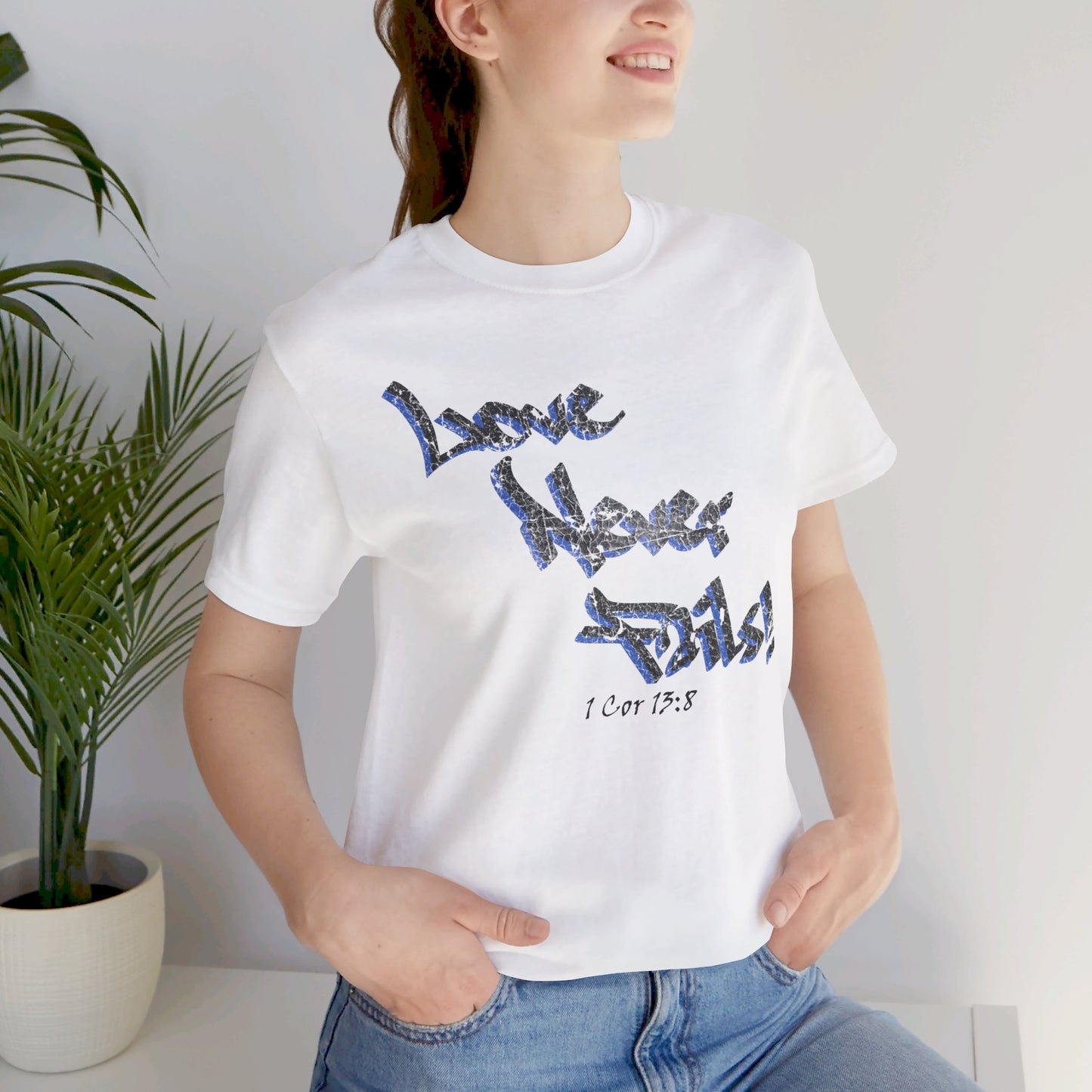 Love Never Fails Graffiti Grunge Unisex Short-sleeve T-shirt