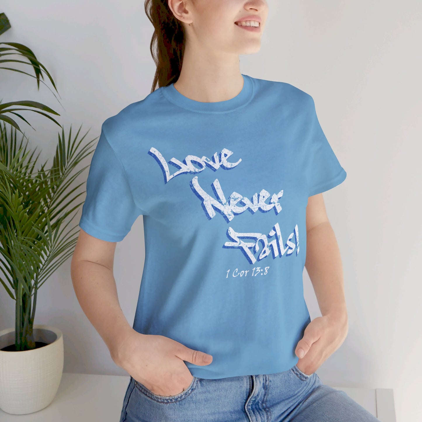 Love Never Fails Graffiti Grunge Unisex Short-sleeve T-shirt