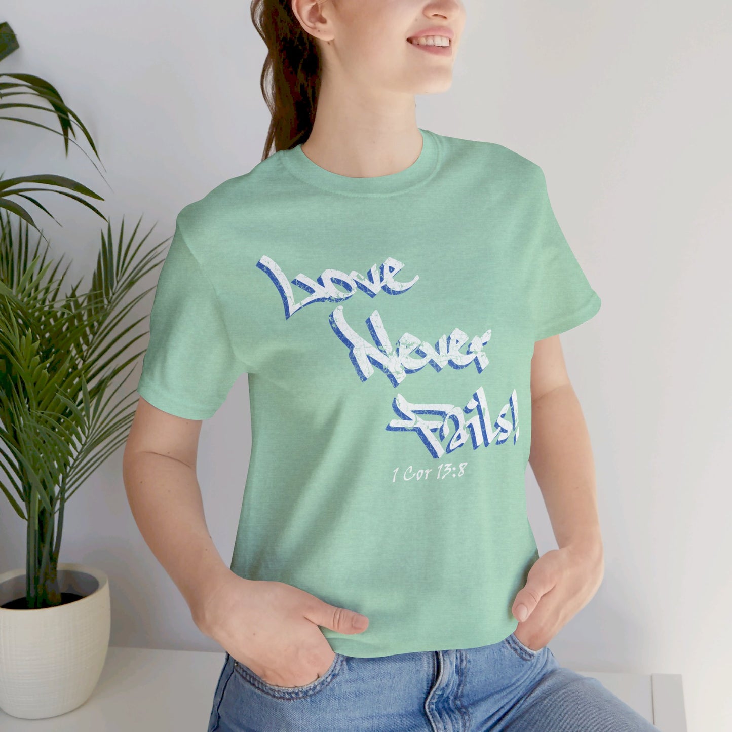 Love Never Fails Graffiti Grunge Unisex Short-sleeve T-shirt